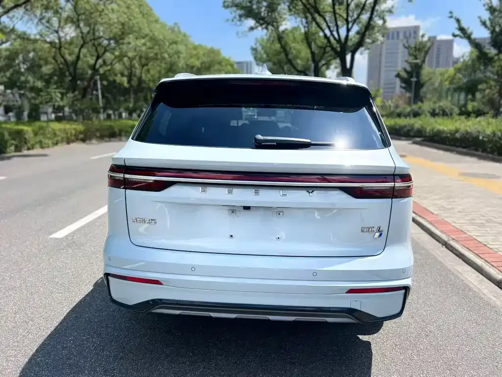 Geely Xingyue L — фото 10
