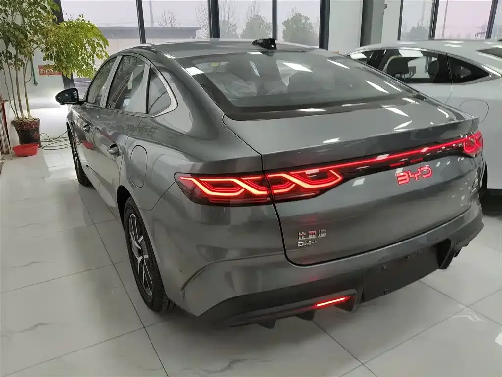 BYD Qin L — фото 8