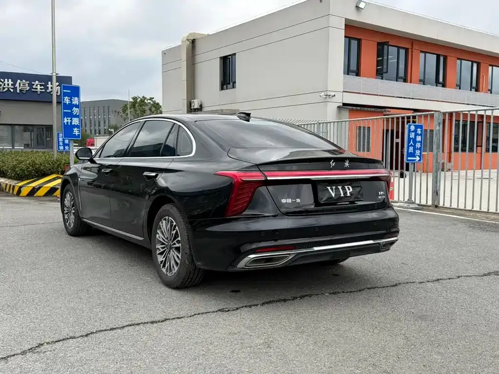 Hongqi H5 — фото 3