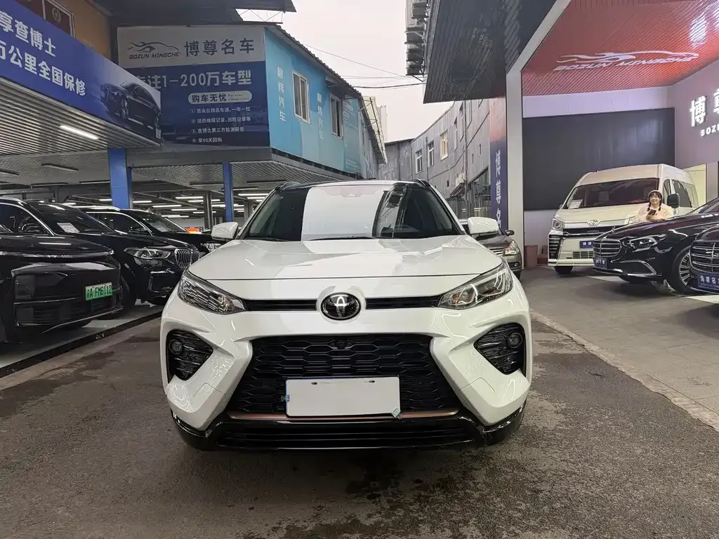 Toyota Wildlander — фото 10