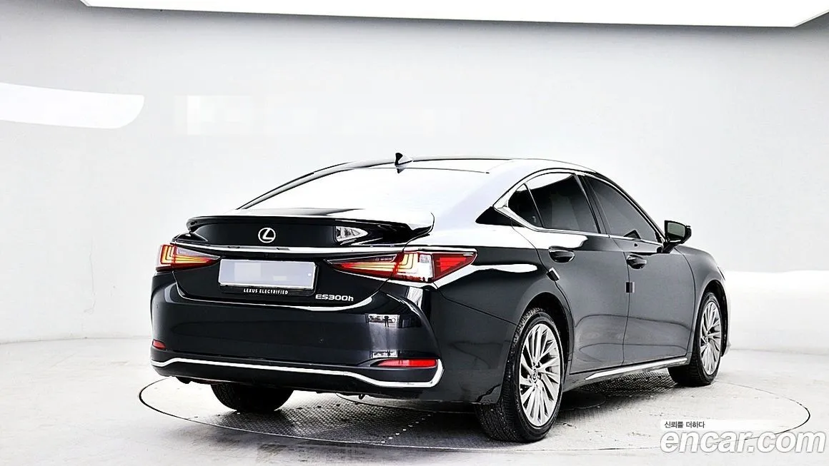 Lexus ES — фото 10