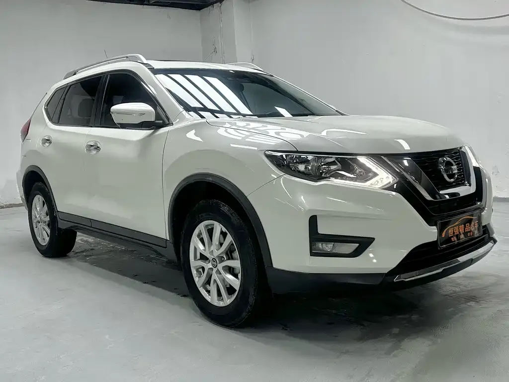 Nissan X-Trail — фото 1