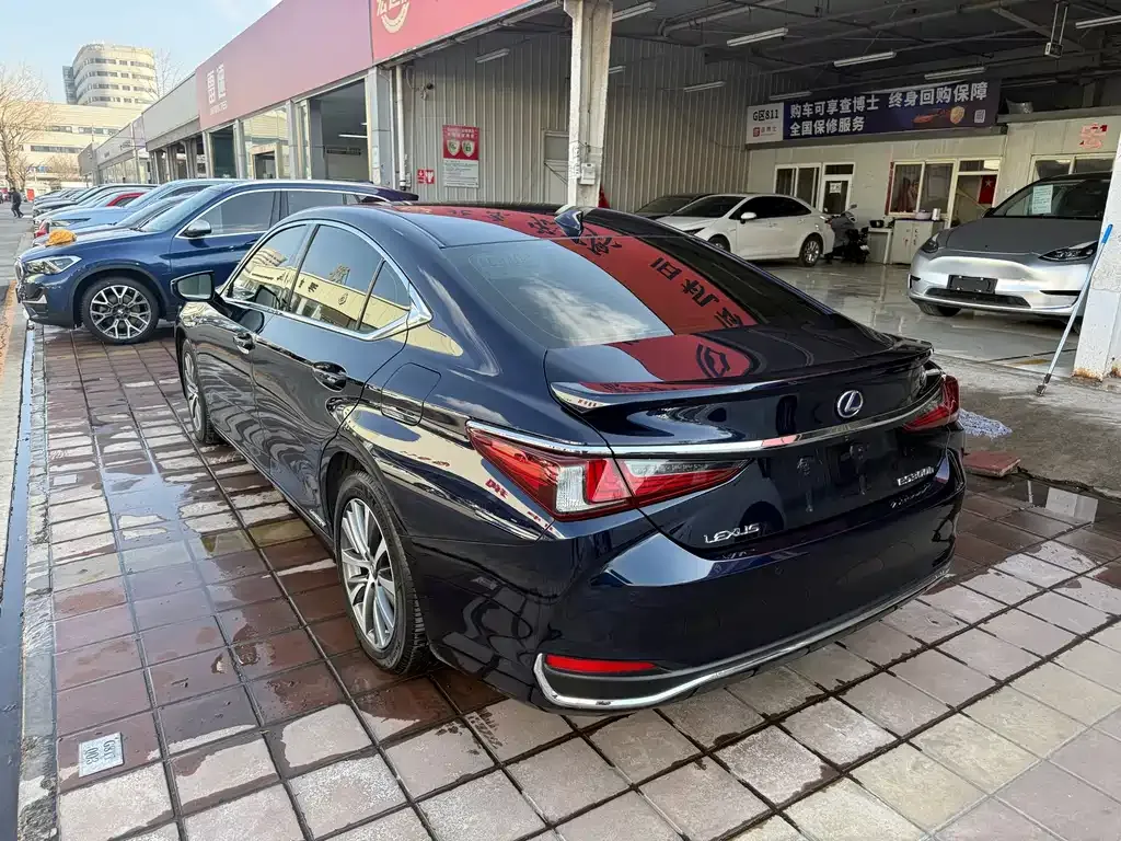 Lexus ES — фото 10
