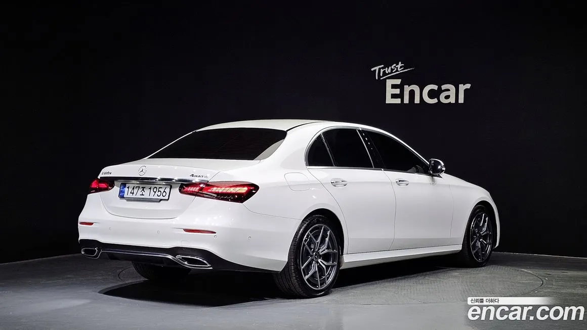 Mercedes-Benz E-Class — фото 5