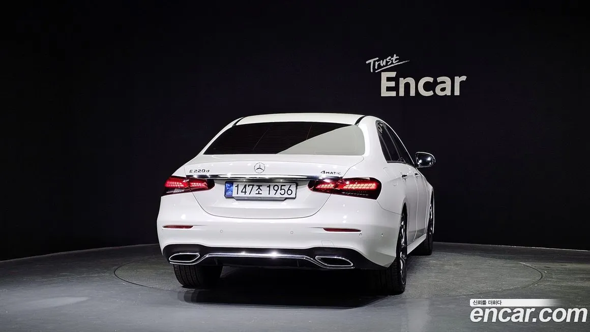 Mercedes-Benz E-Class — фото 4