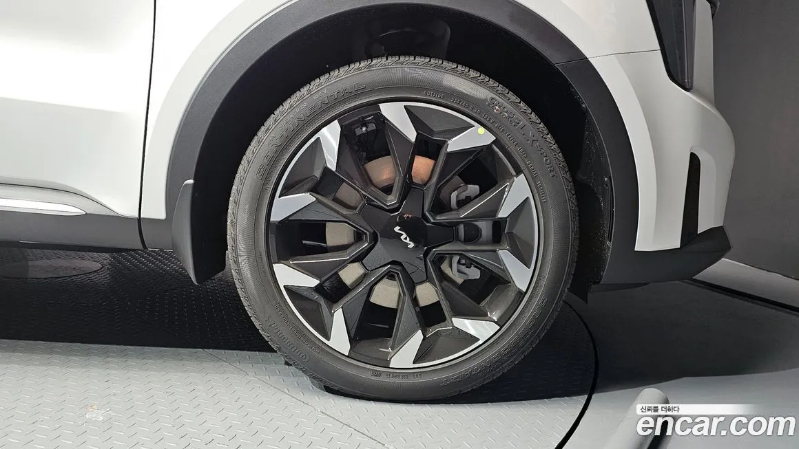 Kia Sorento — фото 7