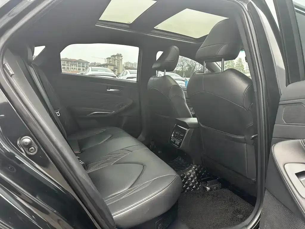 Toyota Avalon — фото 2