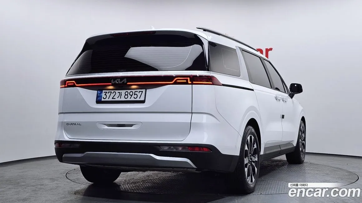 Kia Carnival — фото 5