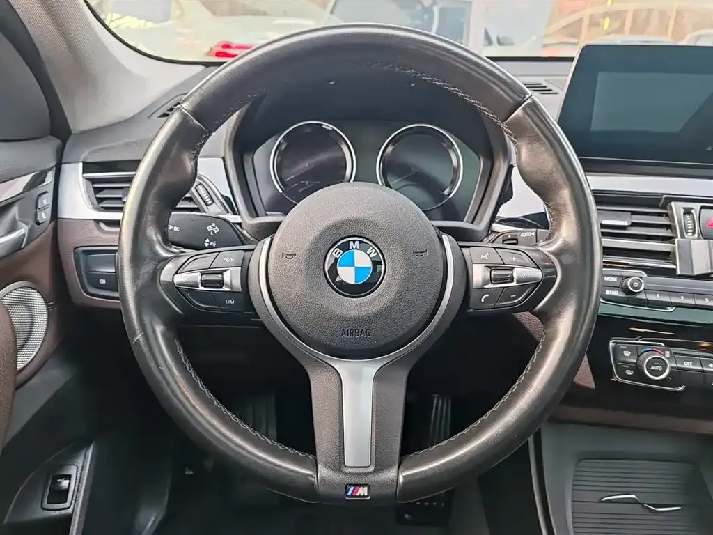 BMW X1 — фото 10