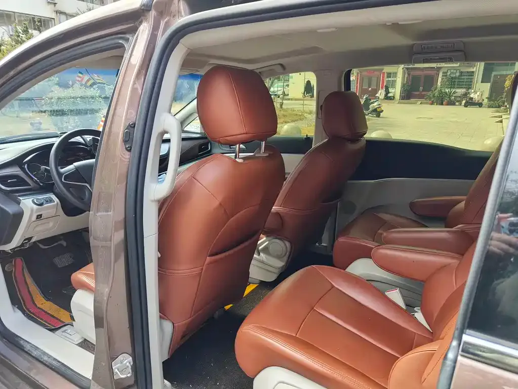 Buick GL8 — фото 7