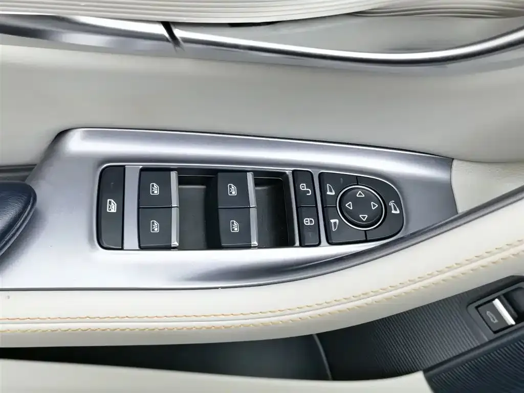 BYD PLUS New Energy — фото 8