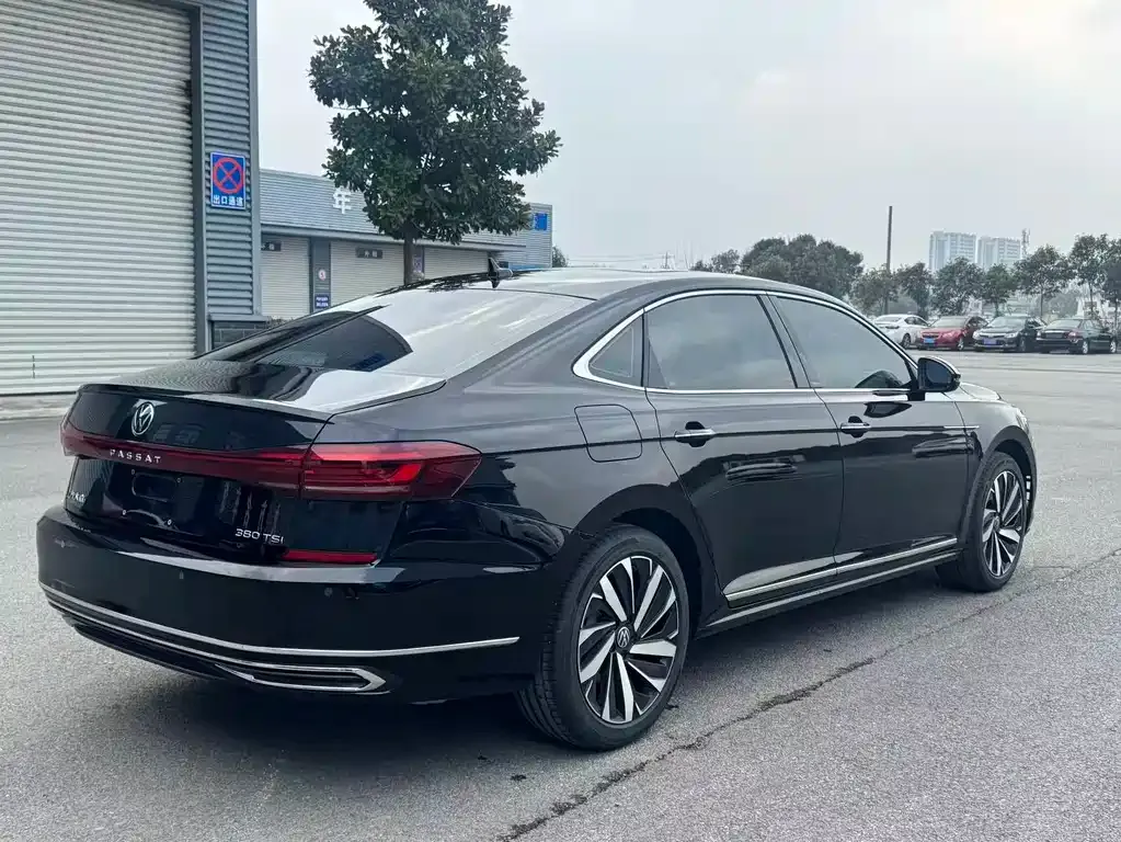Volkswagen Passat — фото 3