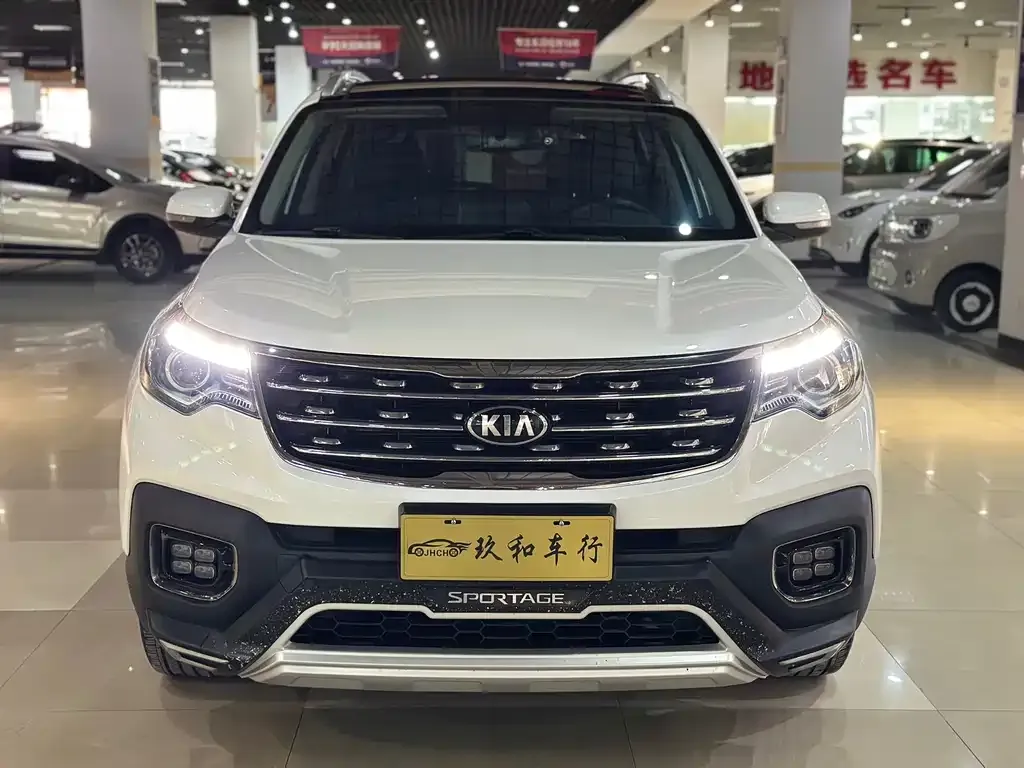 Kia Sportage — фото 10
