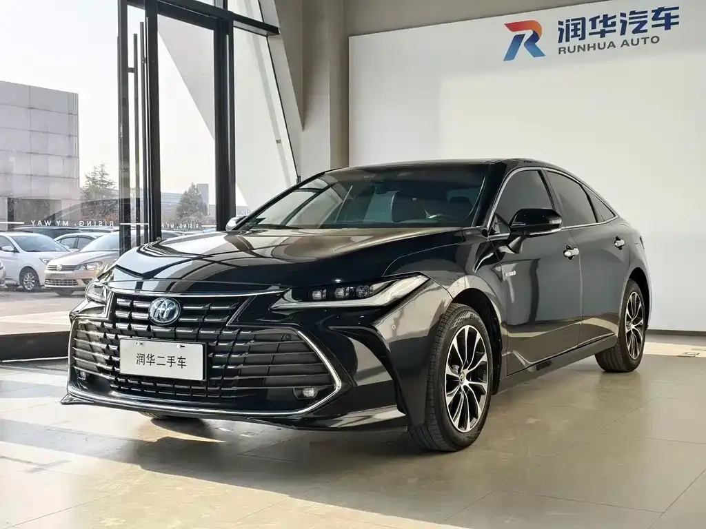 Toyota Avalon — фото 1