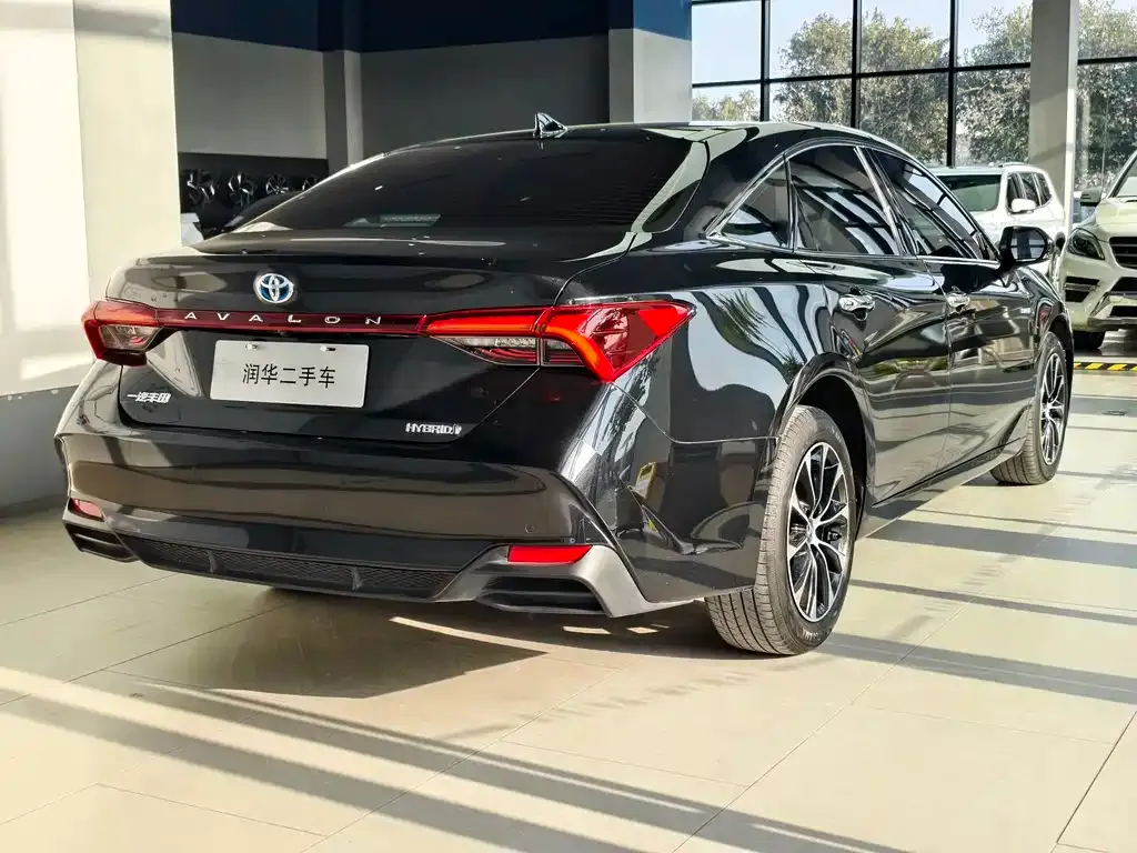 Toyota Avalon — фото 5