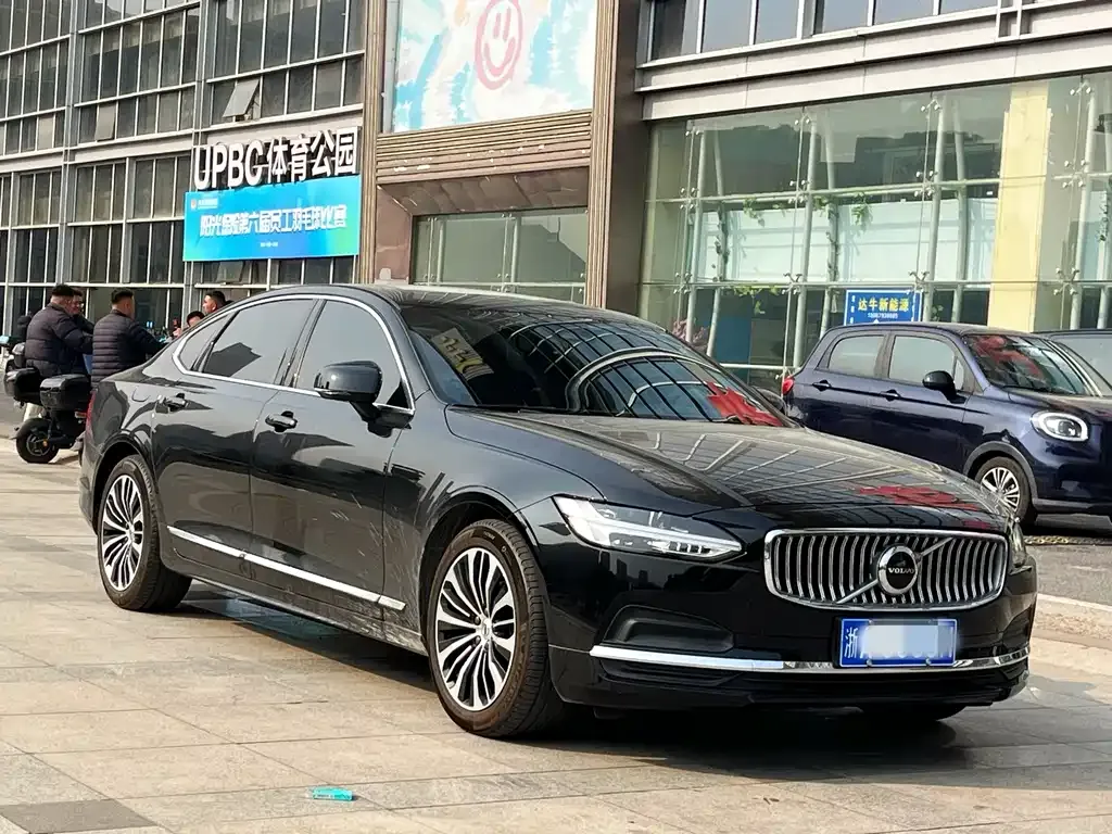 Volvo S90 — фото 10