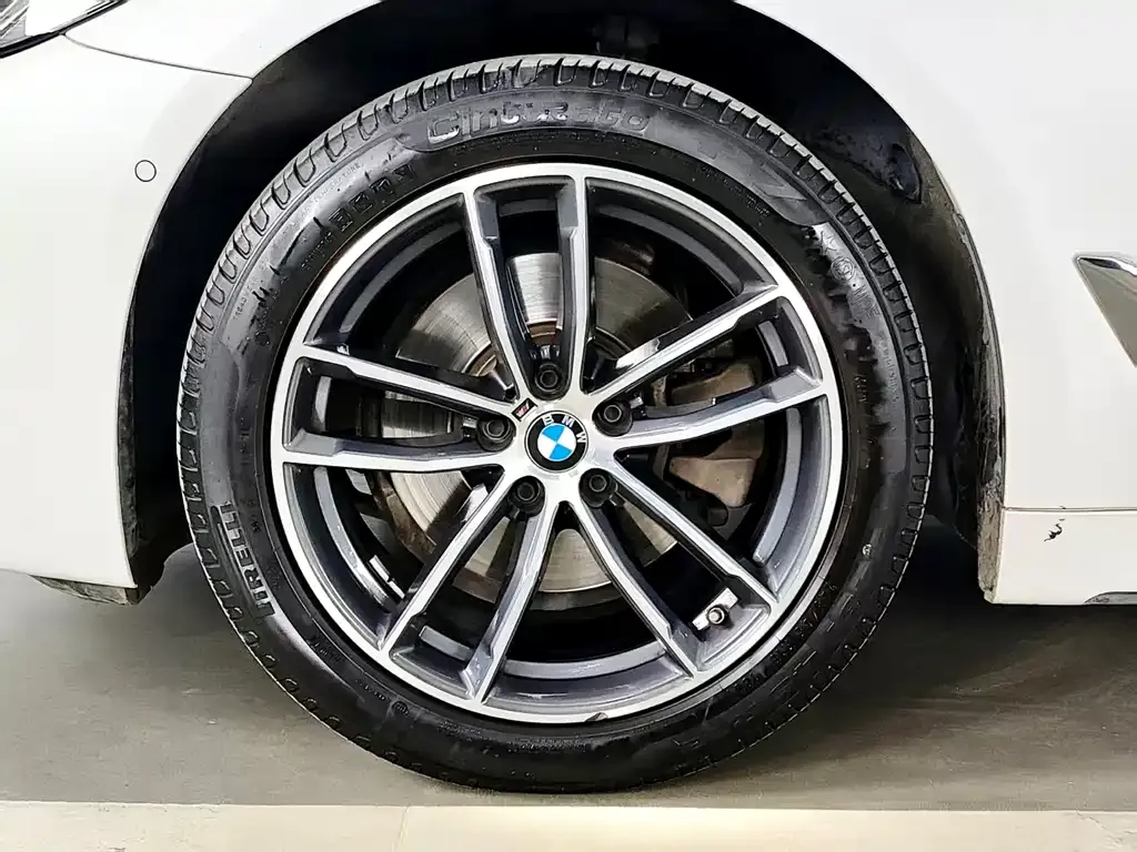 BMW 5 Series — фото 3