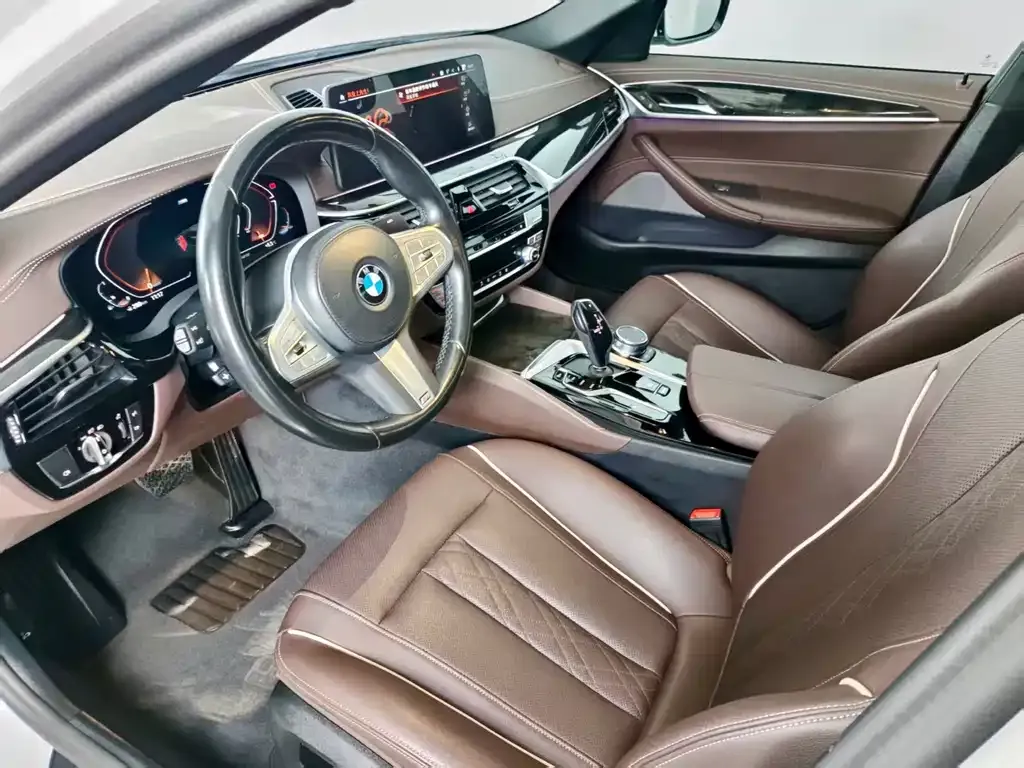 BMW 5 Series — фото 8