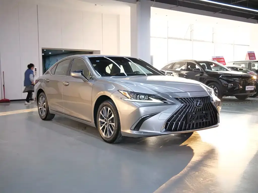 Lexus ES — фото 3