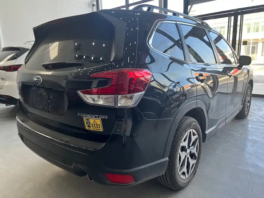 Subaru Forester — фото 2