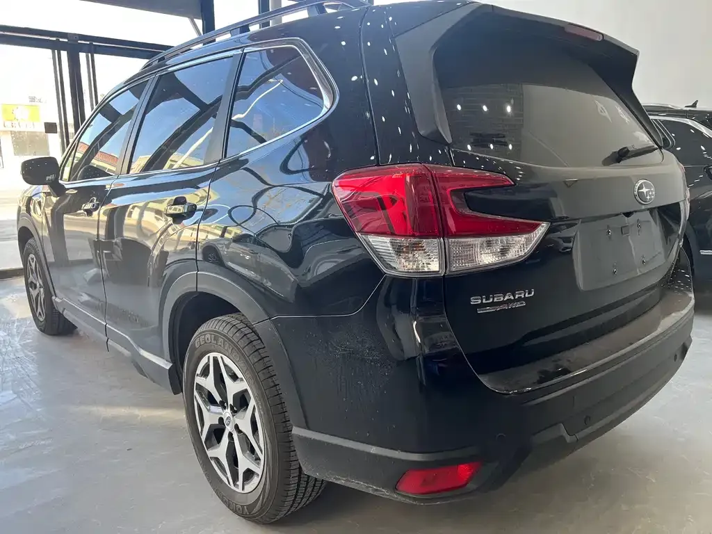 Subaru Forester — фото 8