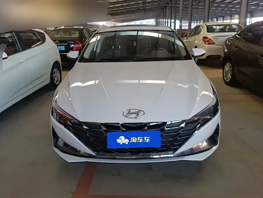 Hyundai Elantra — фото 4