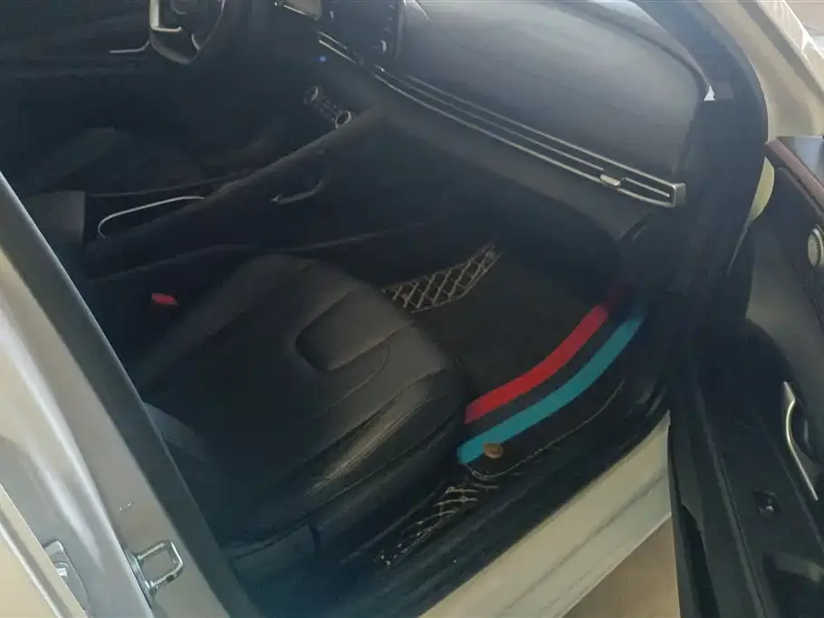 Hyundai Elantra — фото 10