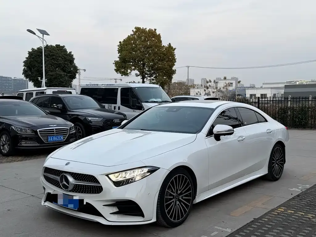 Mercedes-Benz CLS — фото 1