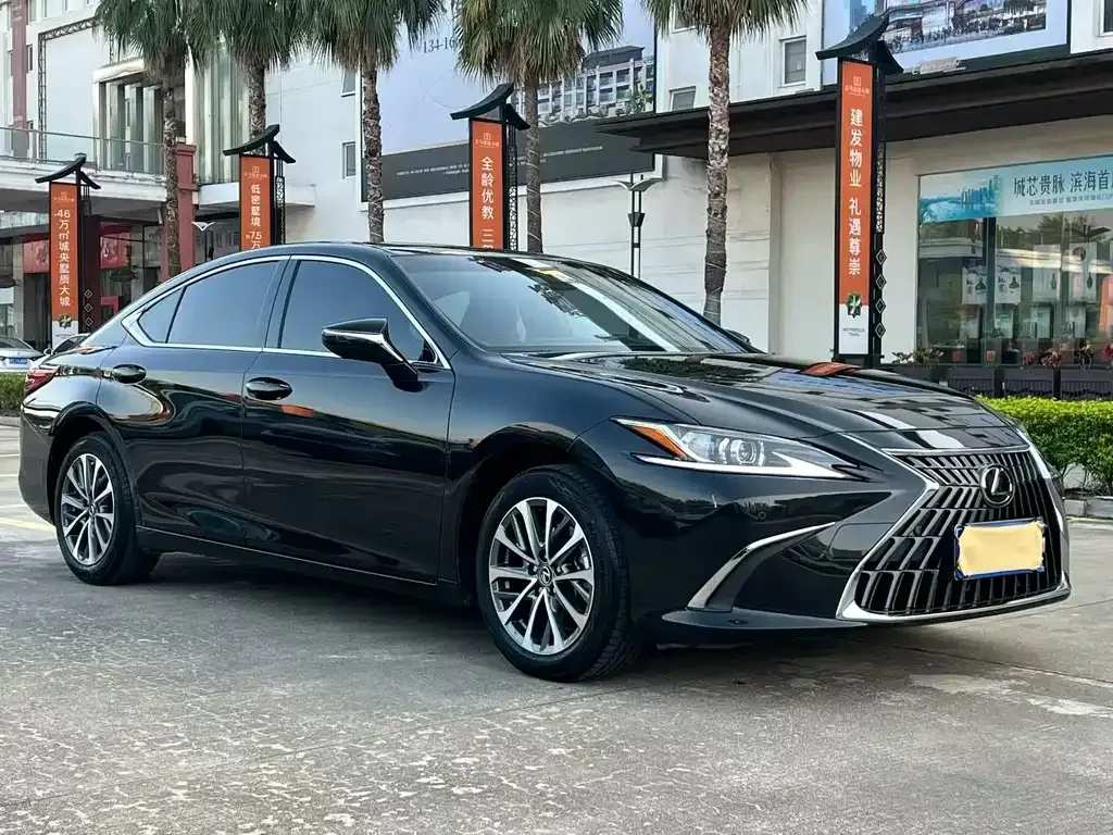 Lexus ES — фото 8
