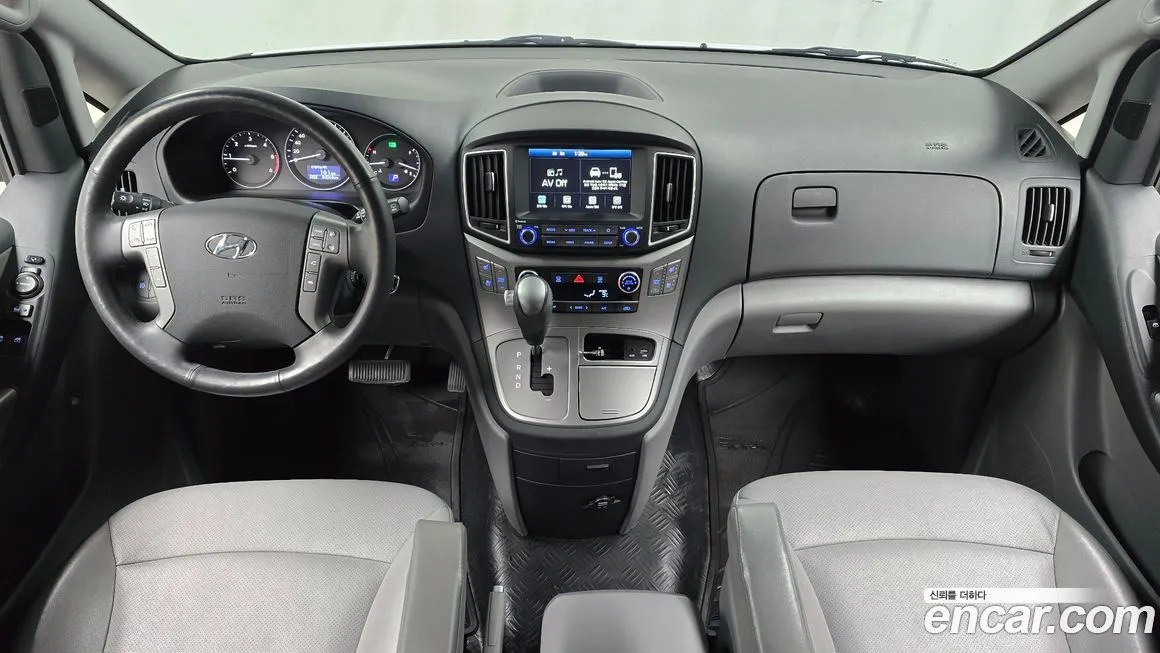 Hyundai Starex — фото 10
