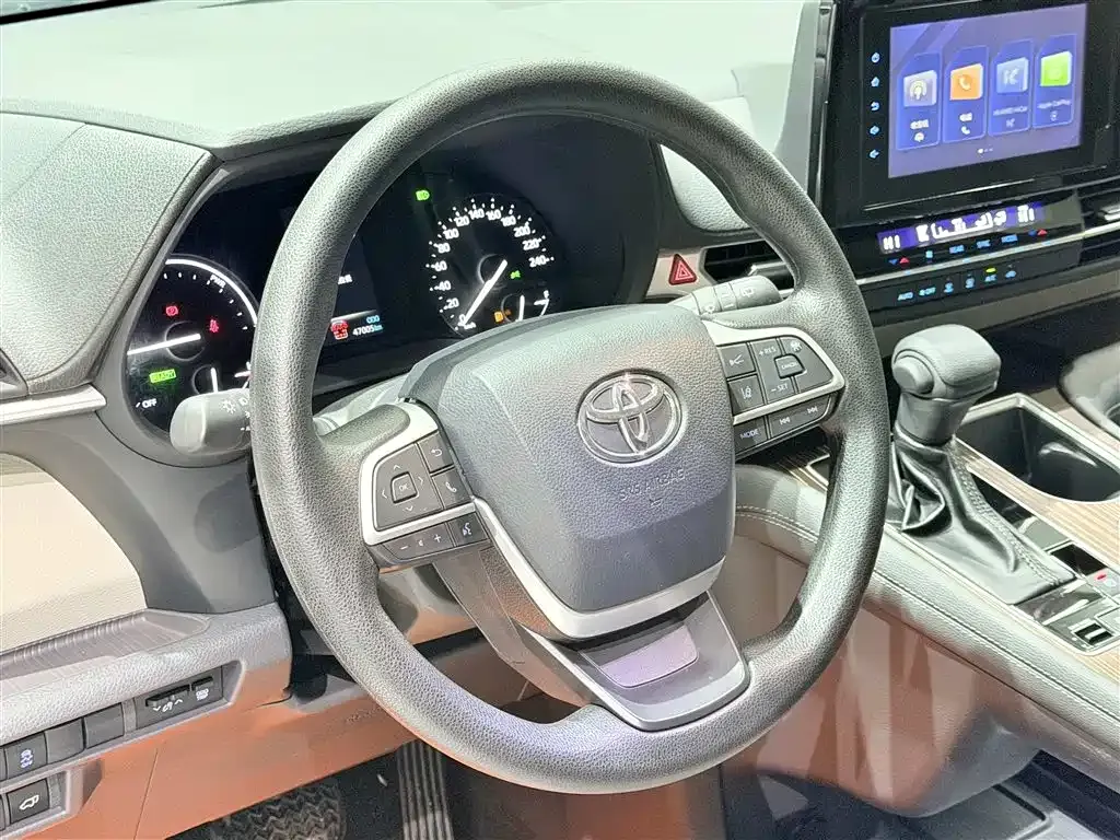Toyota Sienna — фото 9