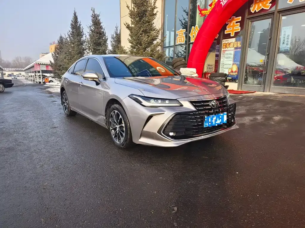 Toyota Avalon — фото 1