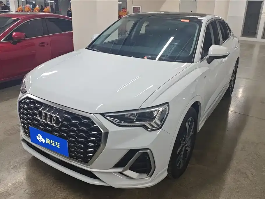 Audi Q3 Sportback — фото 1