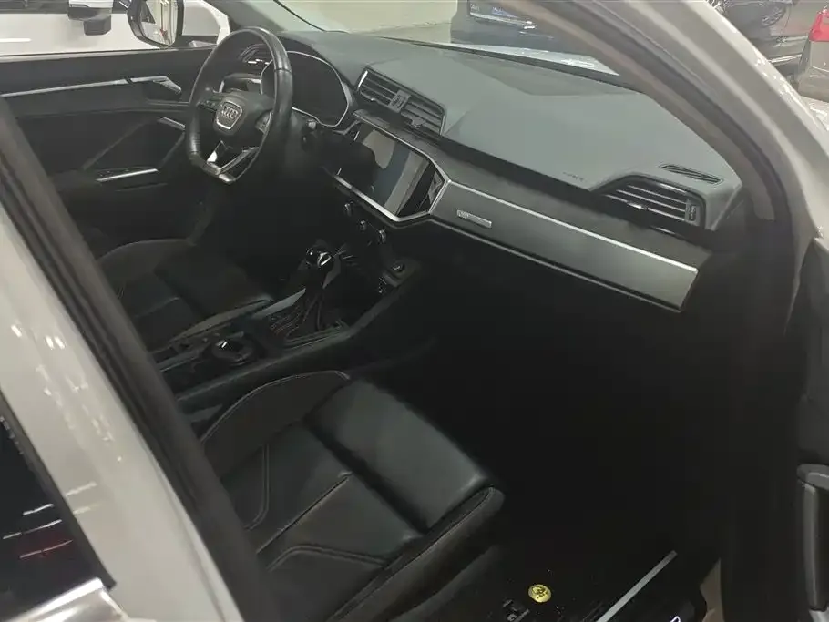 Audi Q3 Sportback — фото 10