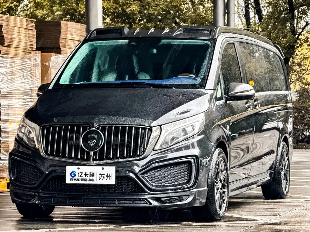 Mercedes-Benz V-Class — фото 1