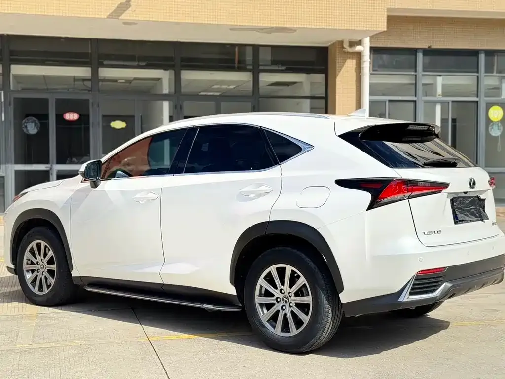 Lexus NX — фото 2