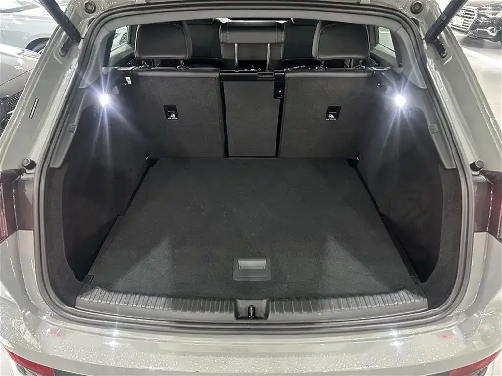 Audi Q4 e-tron — фото 10