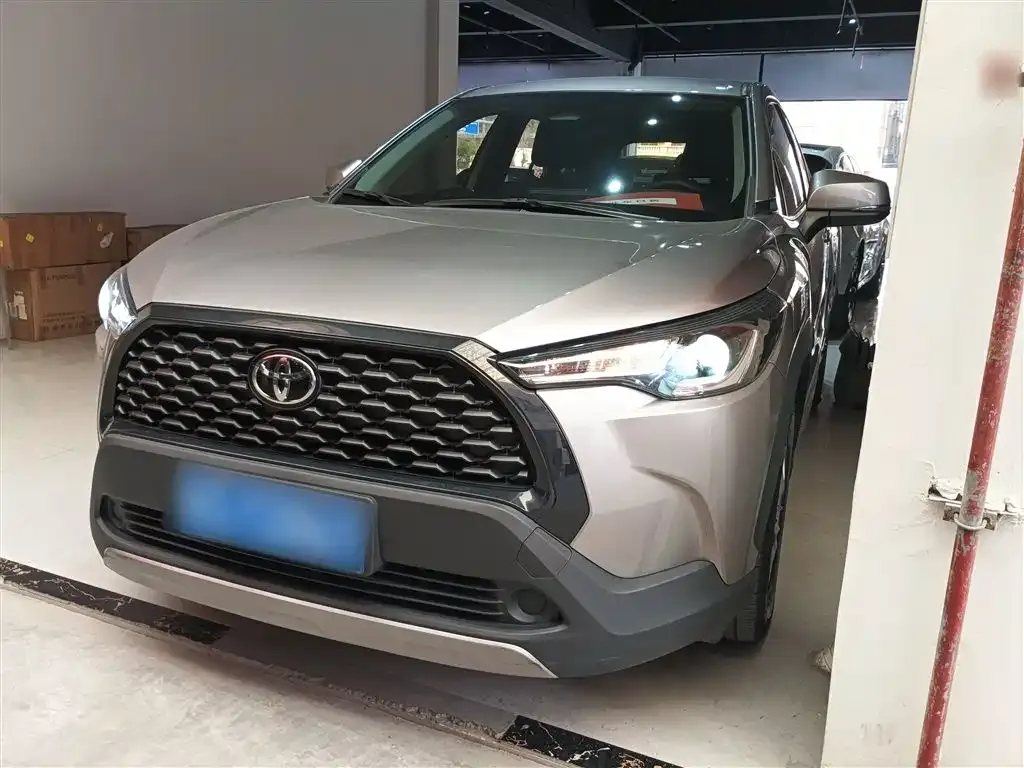 Toyota Corolla Cross — фото 1