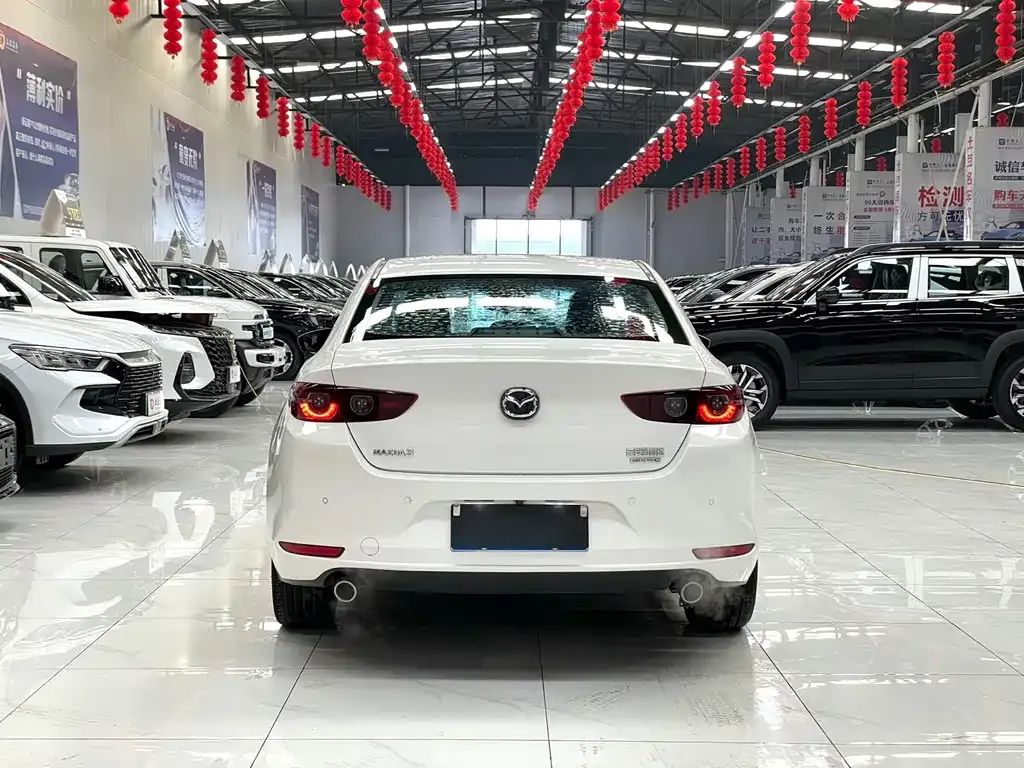 Mazda 3 Axela — фото 10