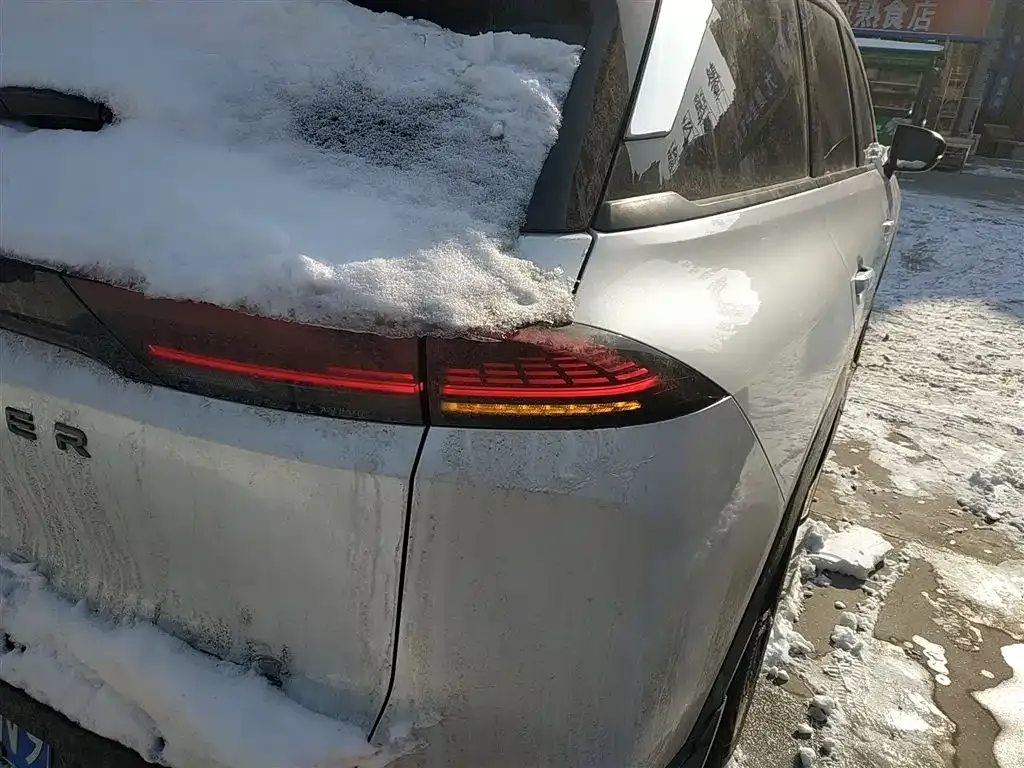 Nissan Teramont — фото 10
