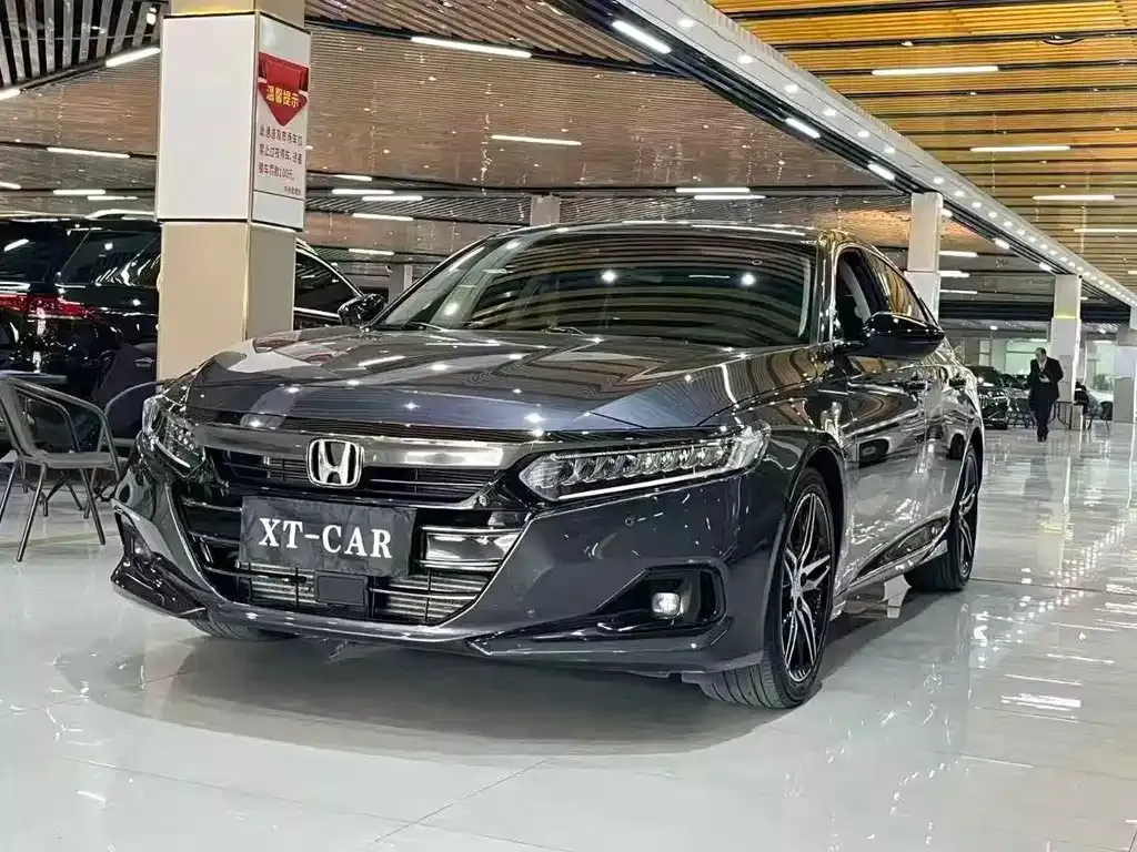 Honda Accord — фото 1