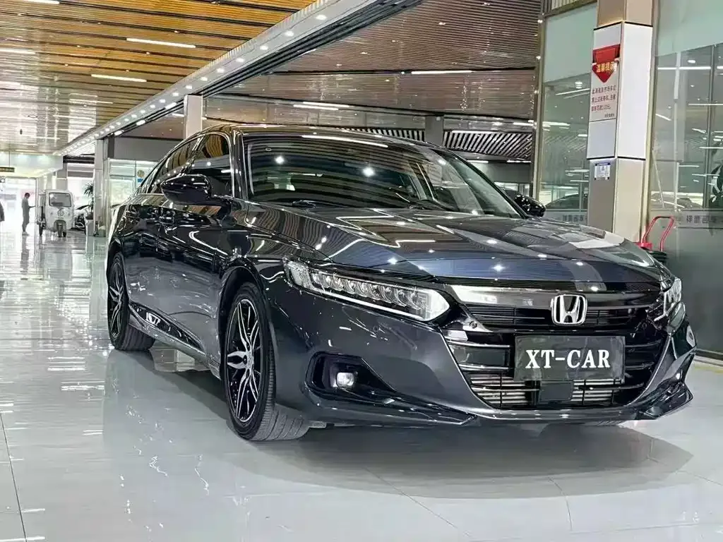 Honda Accord — фото 10