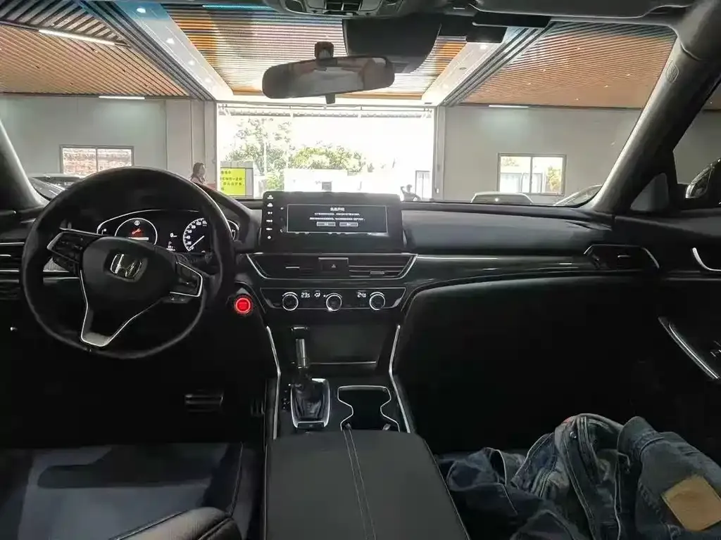 Honda Accord — фото 4
