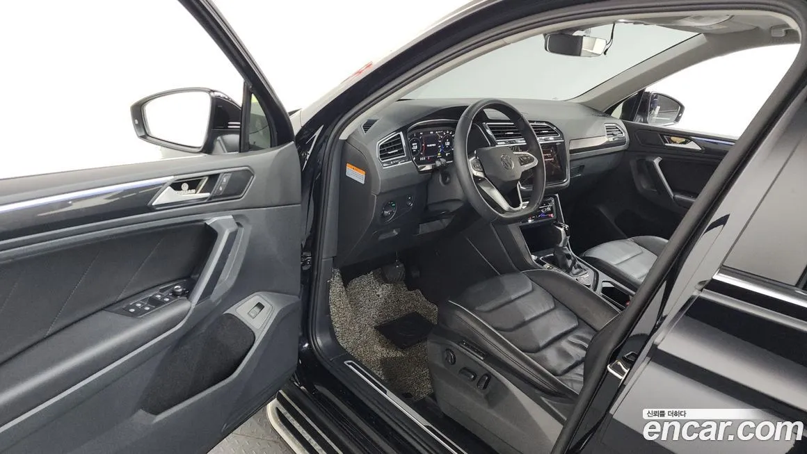 Volkswagen Tiguan — фото 5