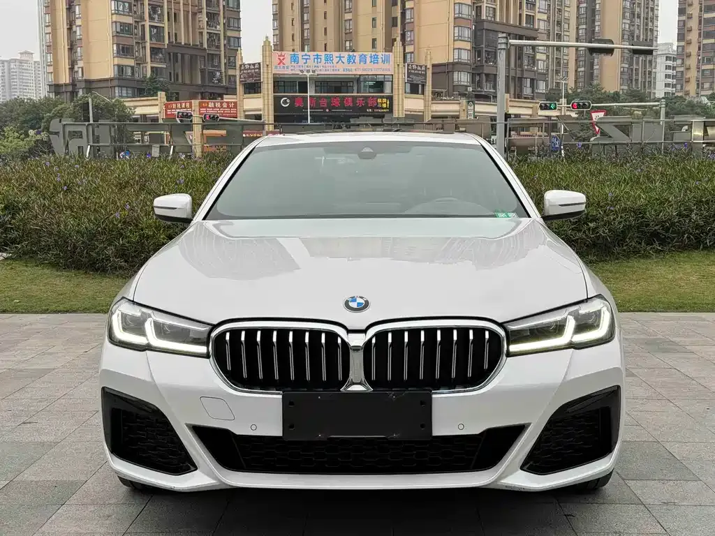 BMW 5 Series — фото 5
