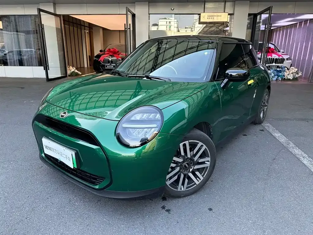 MINI Cooper EV — фото 1