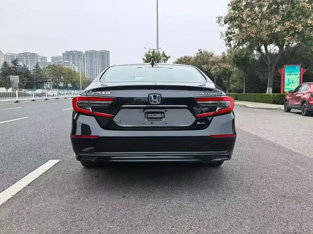 Honda Accord — фото 3