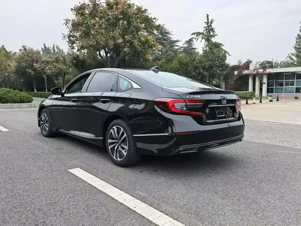 Honda Accord — фото 4