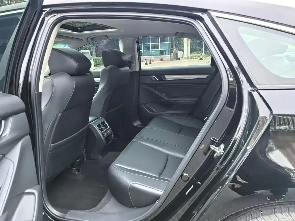 Honda Accord — фото 2