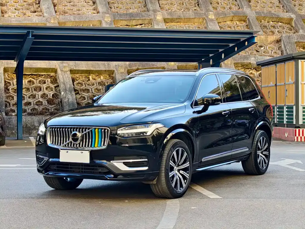 Volvo XC90 — фото 1
